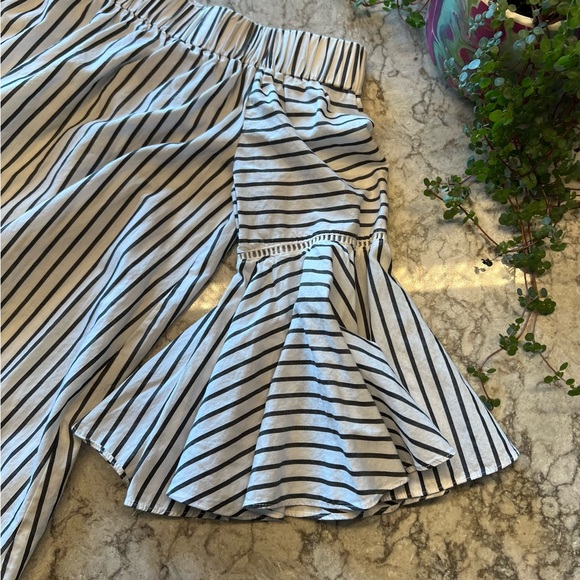 Chelsea28 Off the Shoulder High-Low Striped Top with Frilly Flowy Sleeves - XS - Picture 7 of 7